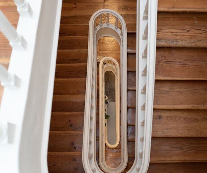 تختخواب و صبحانه Almadina Smart Luxury