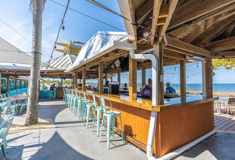 فندق 115 Little Harbor Inn