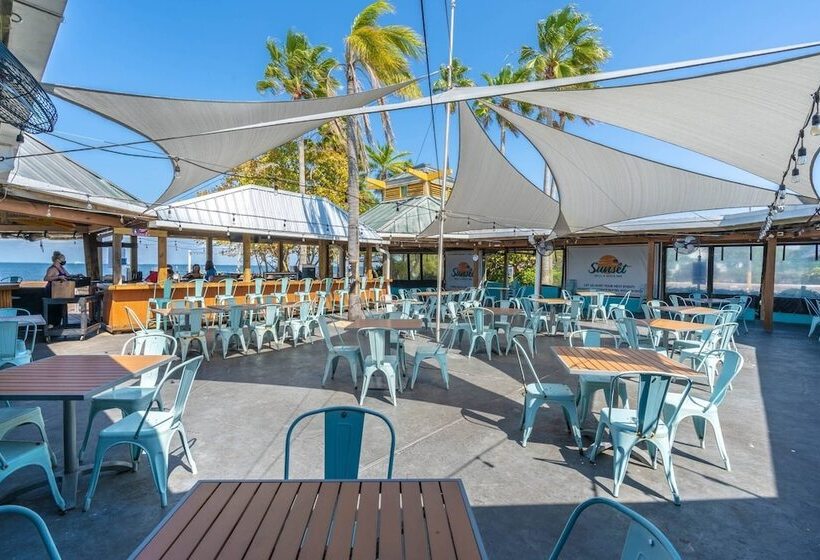 فندق 502 Little Harbor Inn