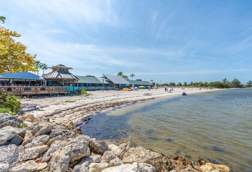 فندق 502 Little Harbor Inn