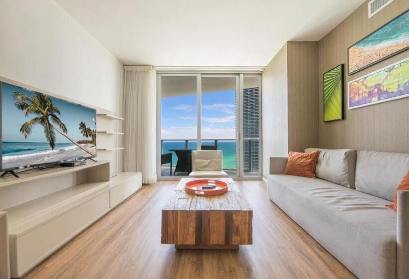 Upscale Comfort And Breathtaking Views At H Hollywood Residences By Zelloo
