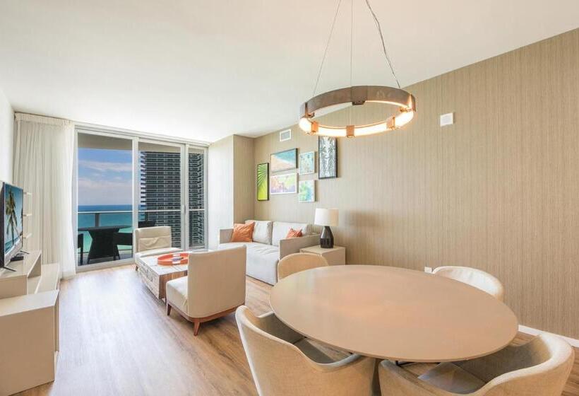 Upscale Comfort And Breathtaking Views At H Hollywood Residences By Zelloo