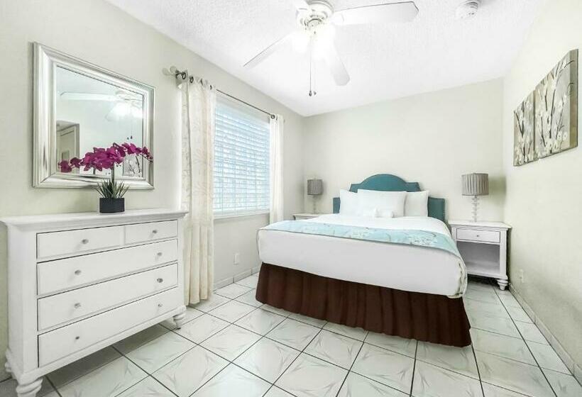 Мотель Hollywood By The Sea