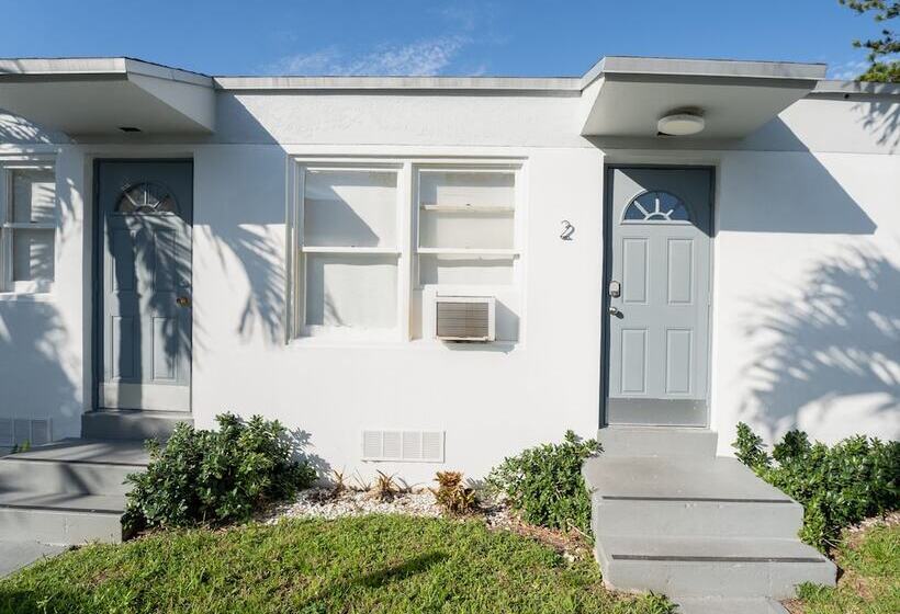 Praia Hotel Hollywood