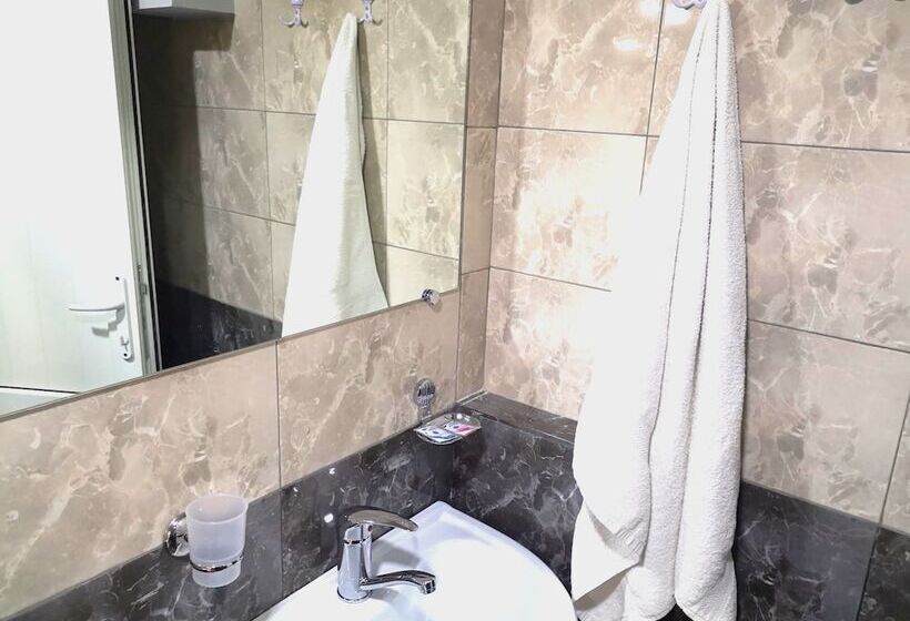 Prime Hotel & Hostel