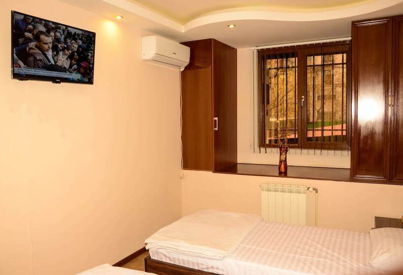 Prime Hotel & Hostel