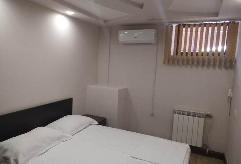 Prime Hotel & Hostel