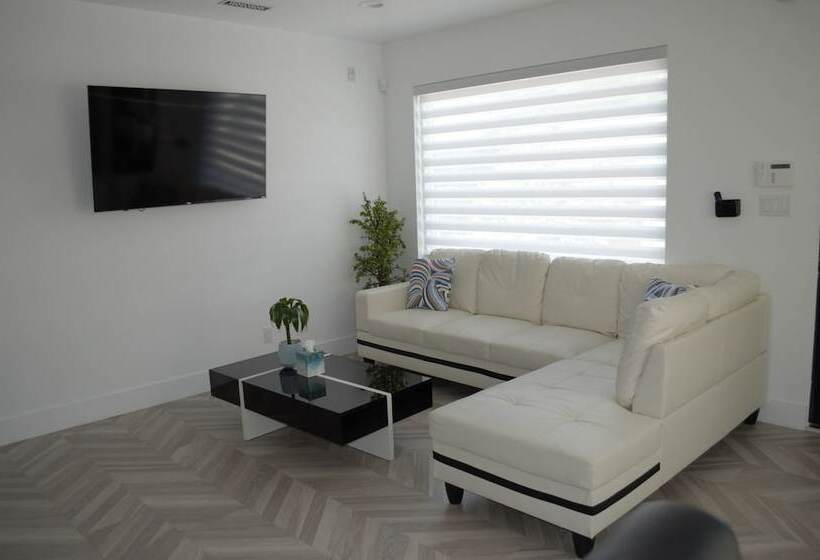 레지던스 Dimond Abode Vacation Rental 3428