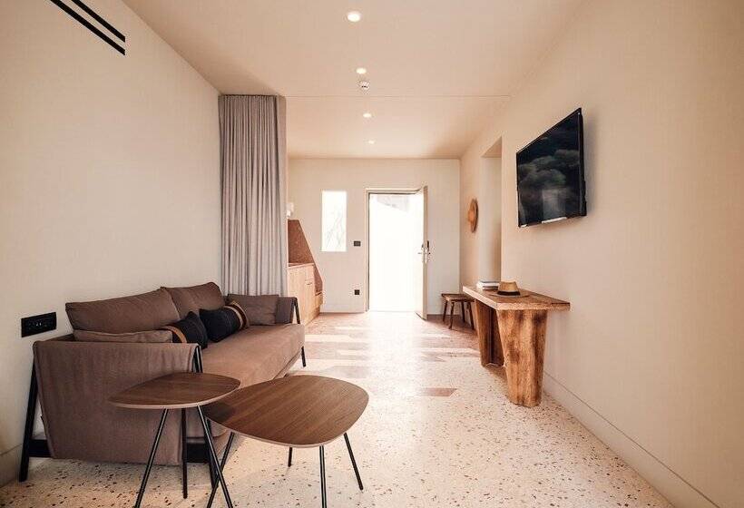 אתר נופש Noūs Santorini