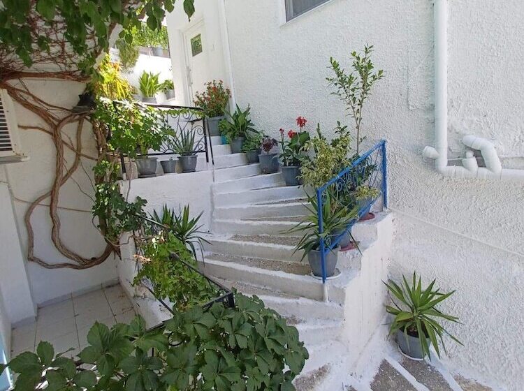 Argiro Studios And Apartments