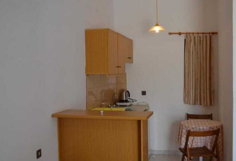 Argiro Studios And Apartments