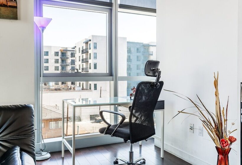 Heaven On Hollywood Furnished Apts   Vine