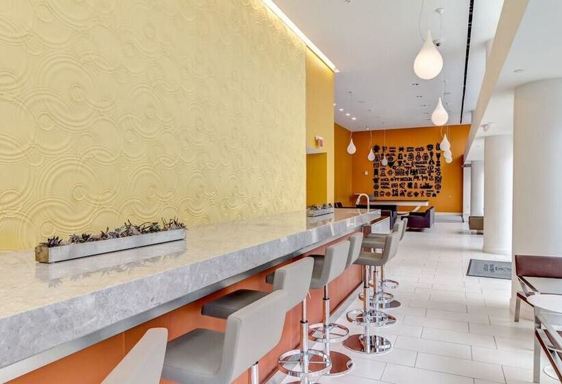 Heaven On Hollywood Furnished Apts   Vine