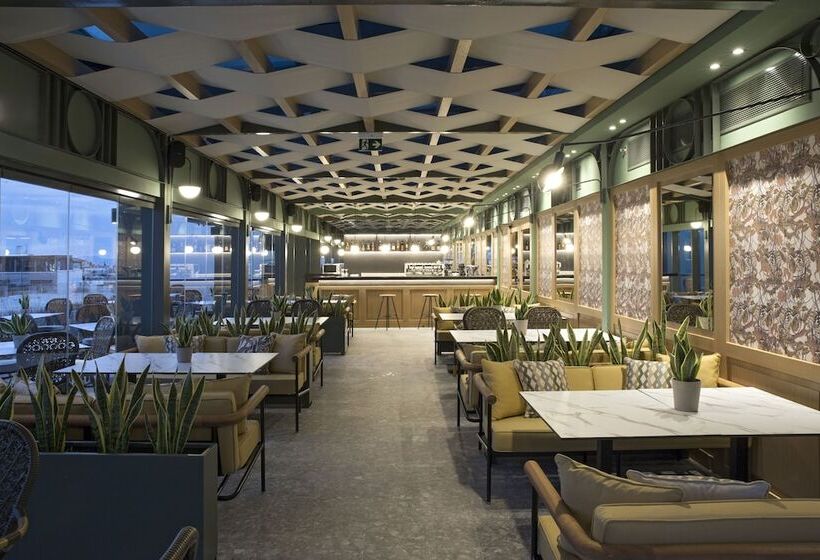 Athens Key Hotel, Trademark Collection By Wyndham