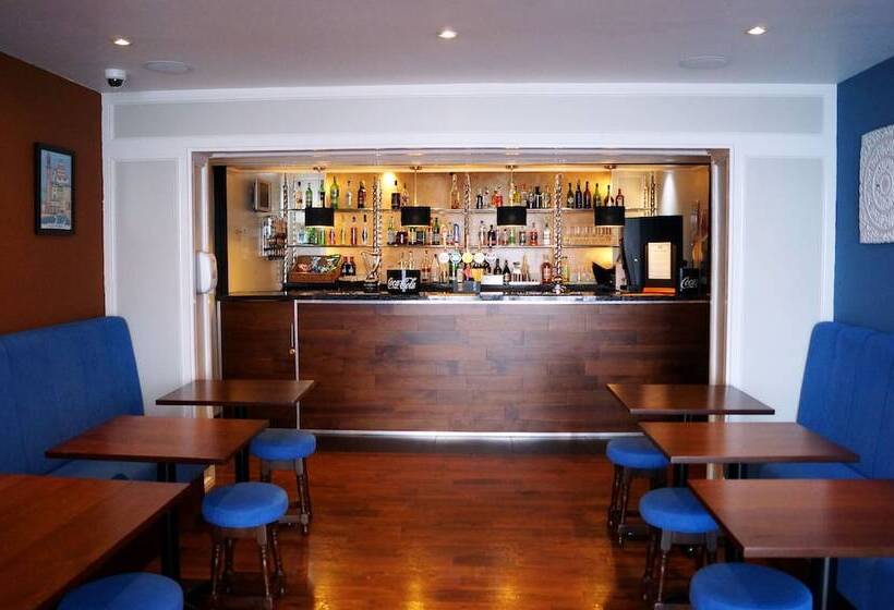 בית מלון כפרי Bluewaters