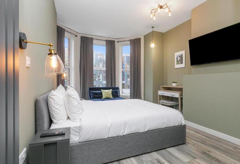 בית מלון כפרי Number 11 By The Warren Collection