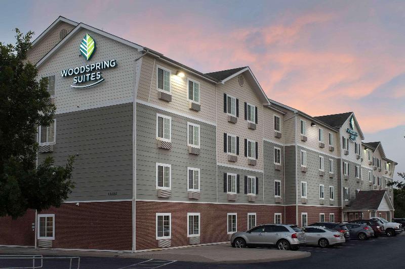 Отель Woodspring Suites San Antonio North Live Oak I 35