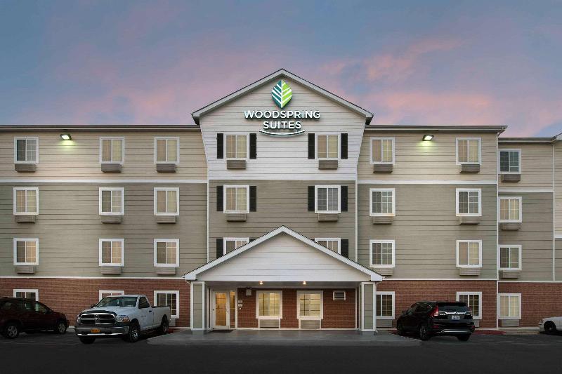 Отель Woodspring Suites San Antonio North Live Oak I 35