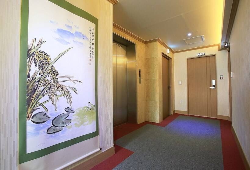 汽车旅馆  Guri Lush