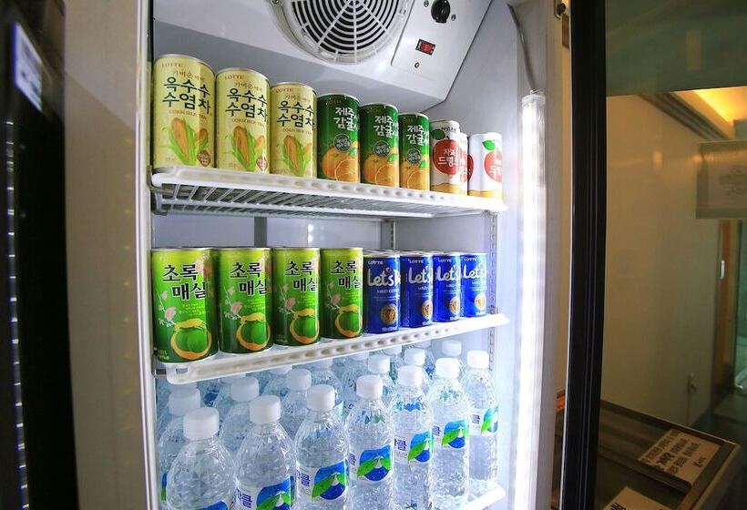 汽车旅馆  Guri Lush