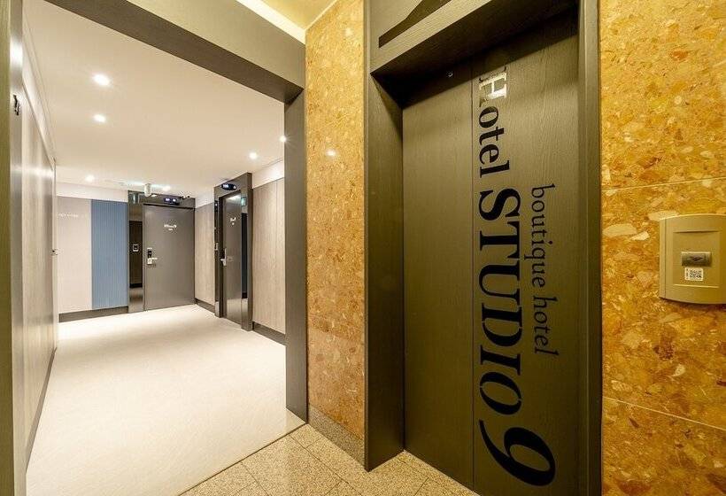 汽车旅馆  Guri Lush