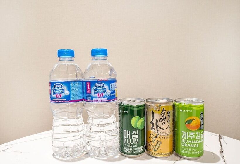 汽车旅馆  Guri Lush