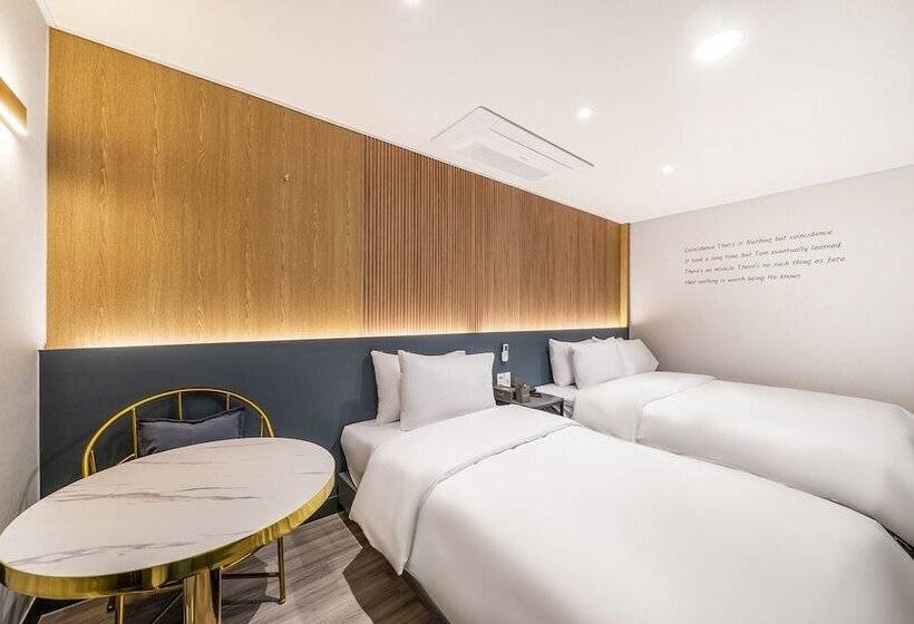 汽车旅馆  Guri Lush