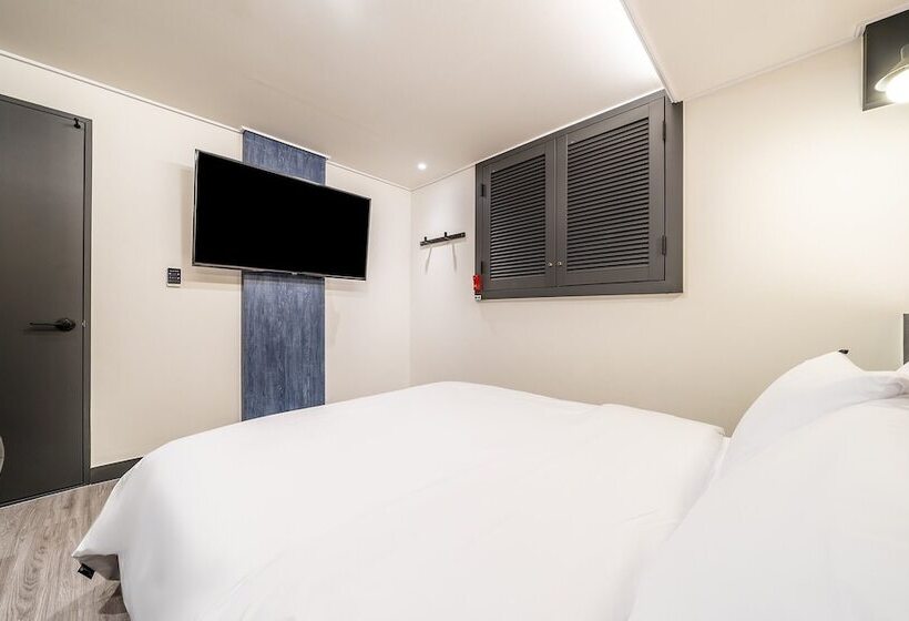 汽车旅馆  Guri Lush