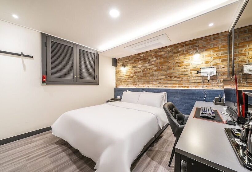 汽车旅馆  Guri Lush