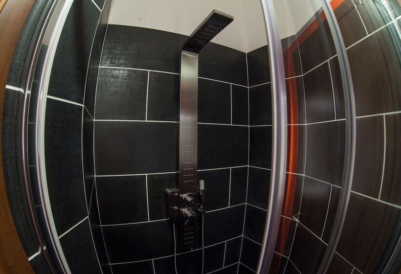 پانسیون 4roomz