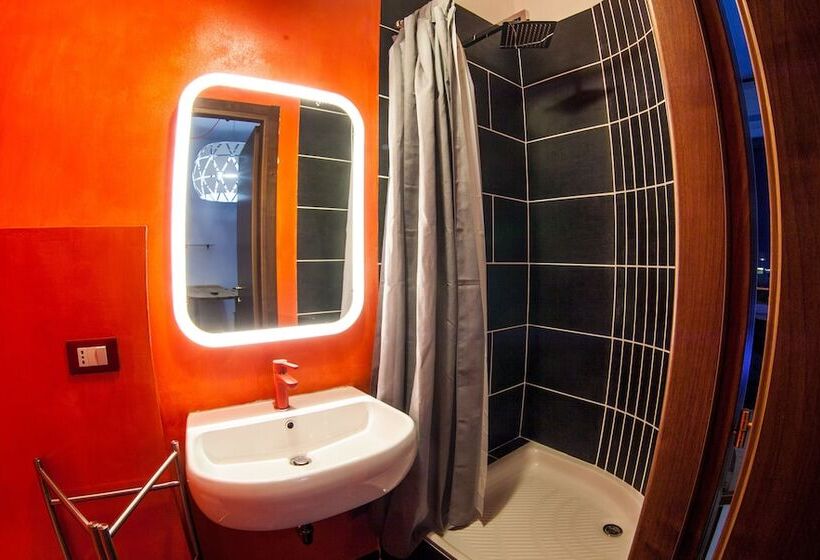 پانسیون 4roomz