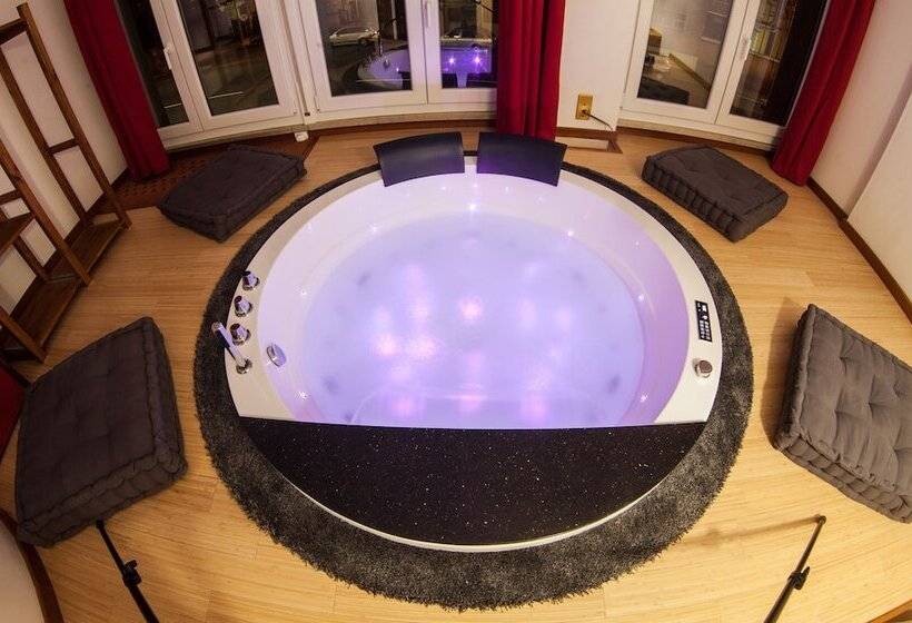 پانسیون 4roomz