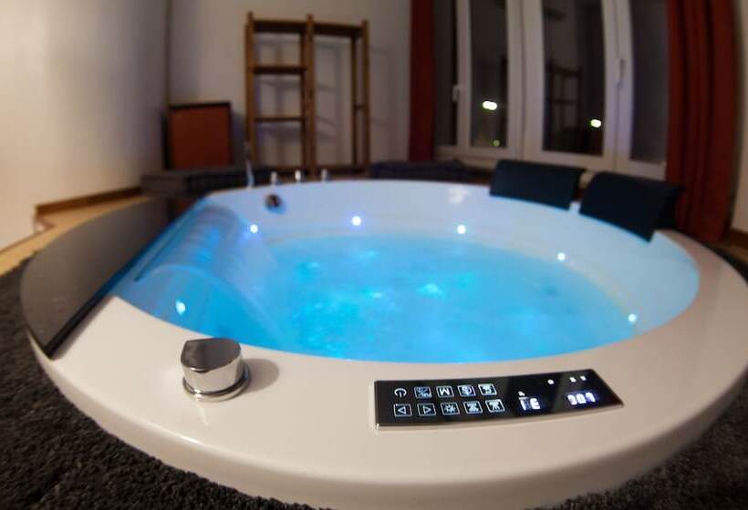 پانسیون 4roomz