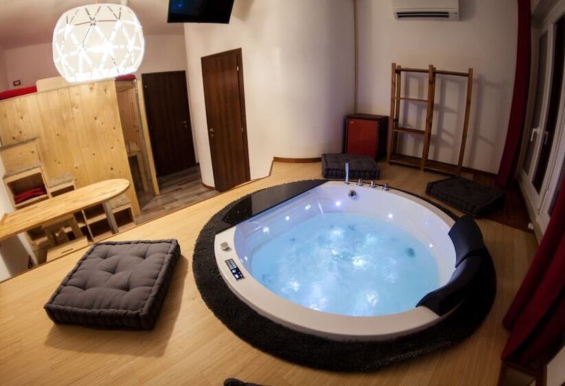 پانسیون 4roomz