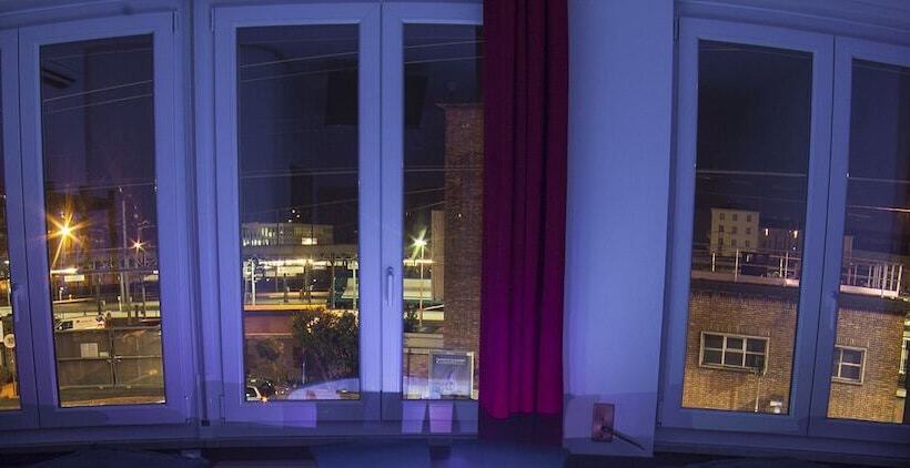 پانسیون 4roomz