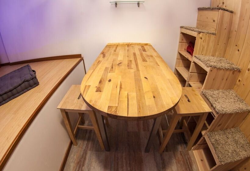 پانسیون 4roomz