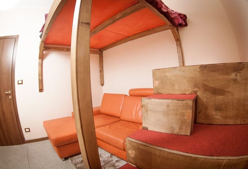 پانسیون 4roomz