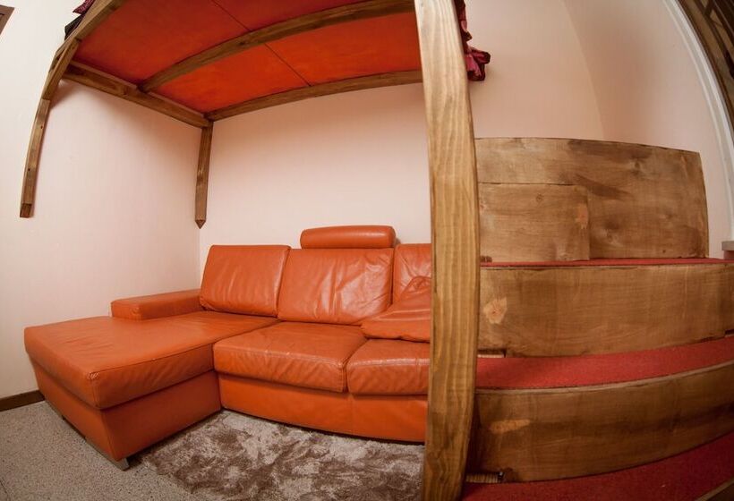 پانسیون 4roomz