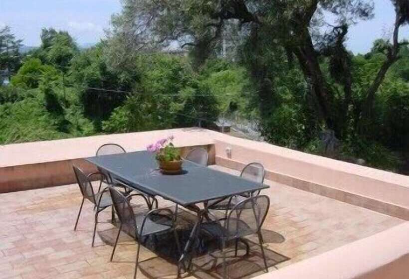 펜션 Flegrea House Casa Rosa