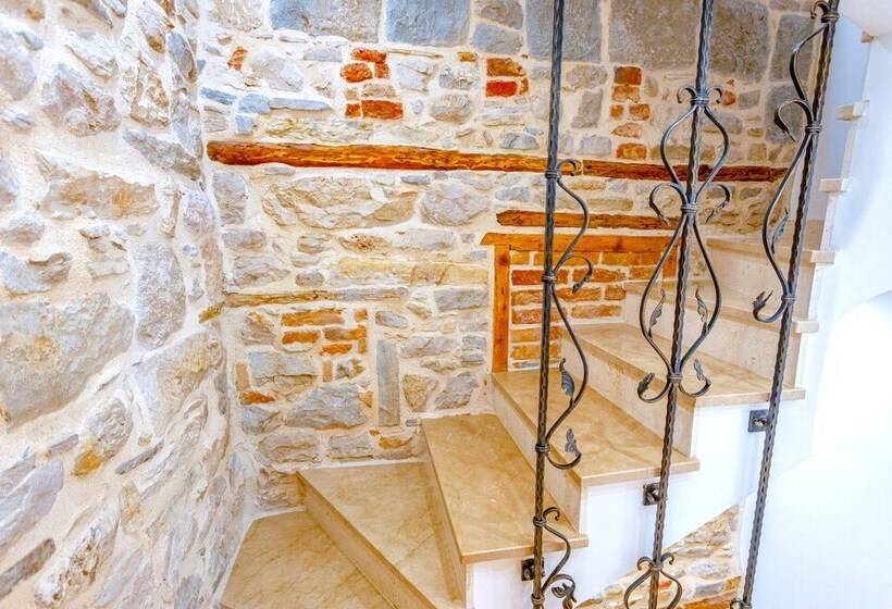 بنسيون L U X E Split Luxury Rooms