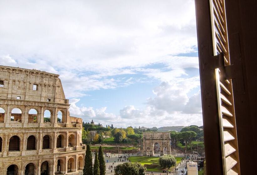 פנסיון Magia At Colosseum