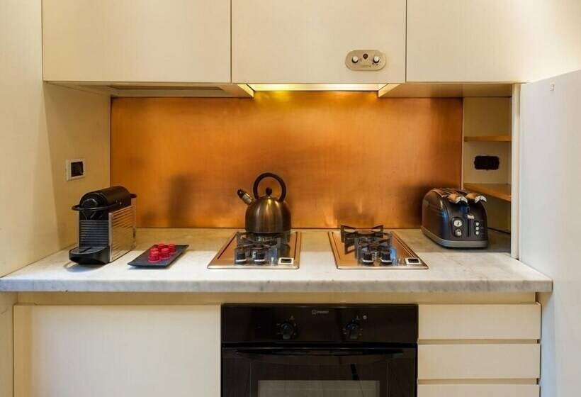 פנסיון Magia At Colosseum