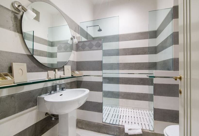 פנסיון Magia At Colosseum