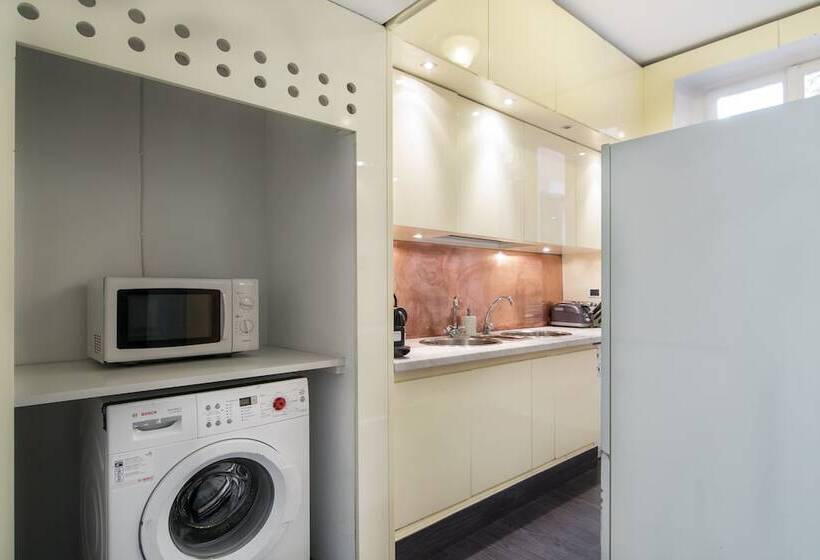 פנסיון Magia At Colosseum