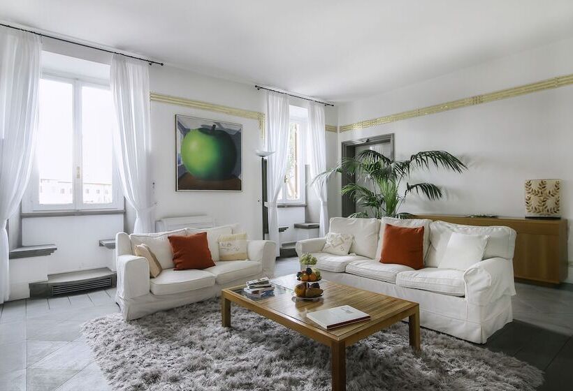 פנסיון Magia At Colosseum