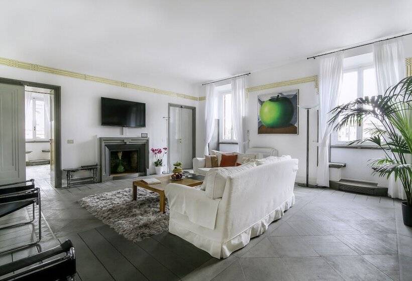 פנסיון Magia At Colosseum