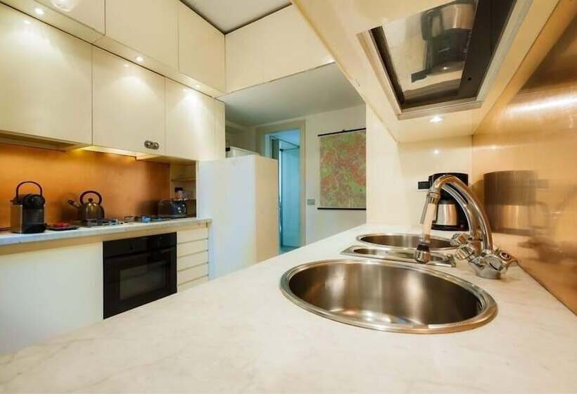 פנסיון Magia At Colosseum