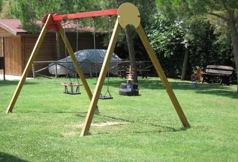 Residence Con Piscina A 450 Mt Dal Mare