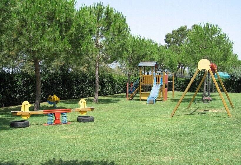 Residence Con Piscina A 450 Mt Dal Mare