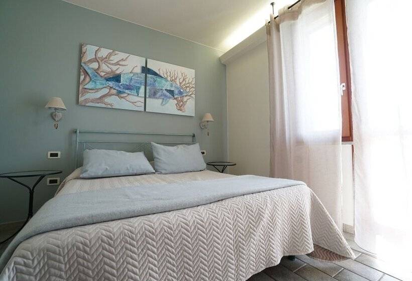 Residence Con Piscina A 450 Mt Dal Mare